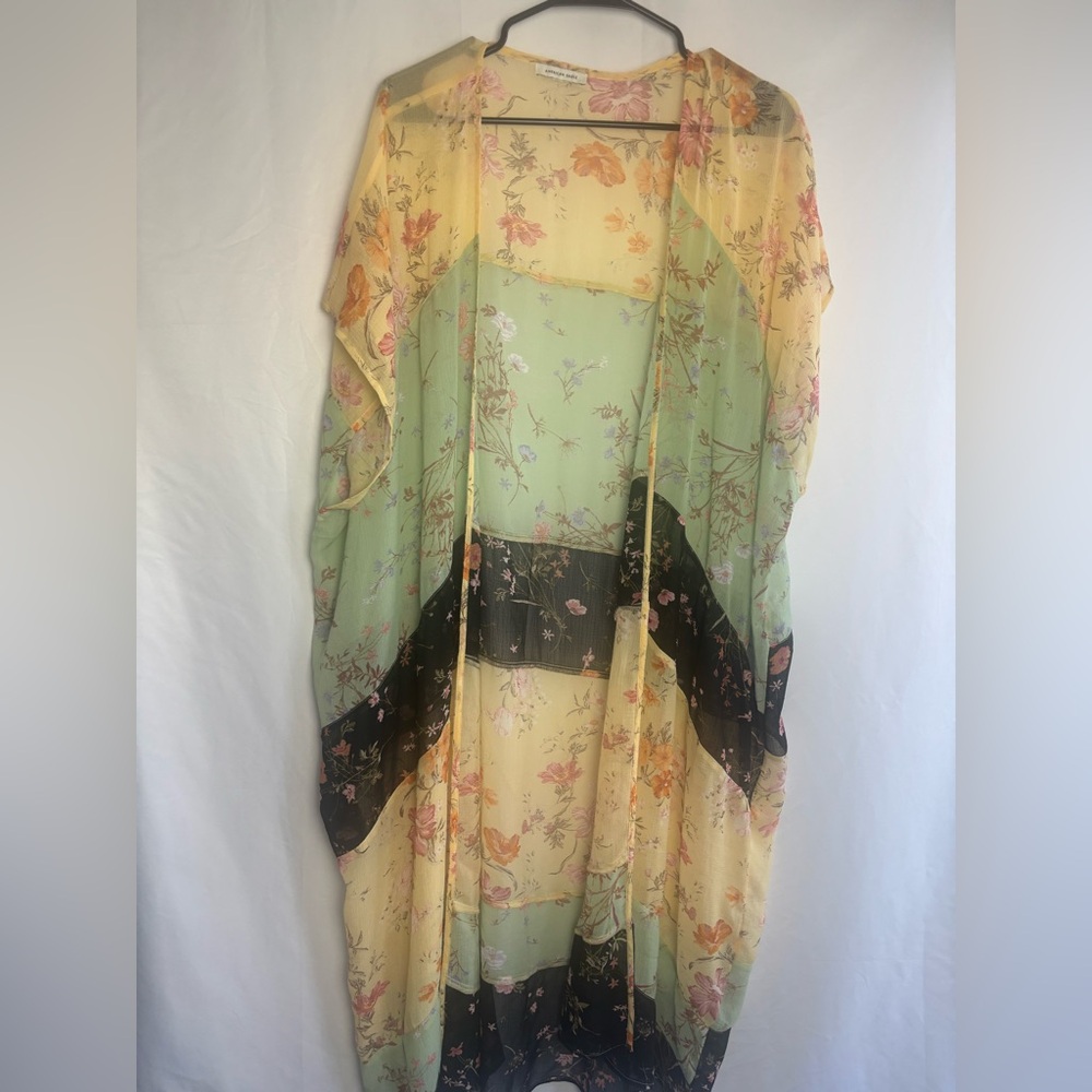 American Eagle 
Layering piece 
Kimonos - Picture 6 of 6